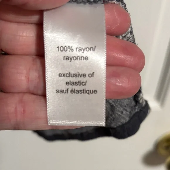 Maurices Black Daisy Print Puff Sleeve Blouse - Picture 4 of 7